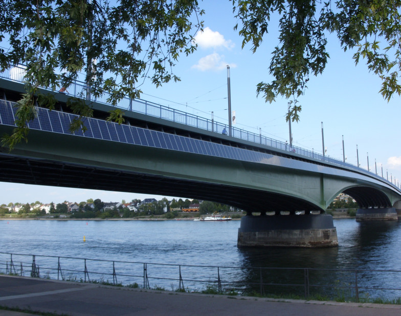 Foto: Solarbrücke in Bonn