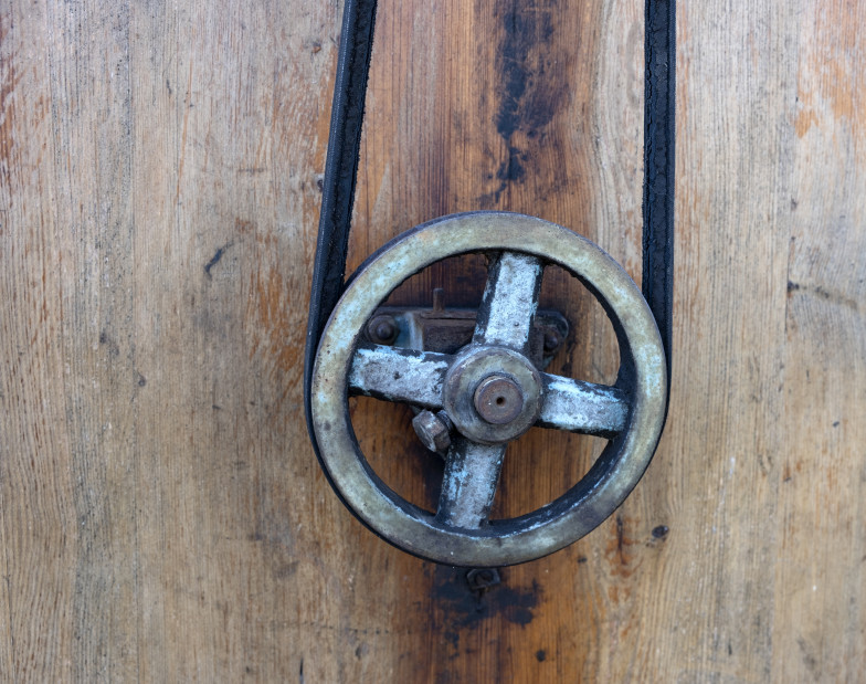 Foto: Detail einer alten Dreschmaschine in Altranft/Oderbruch