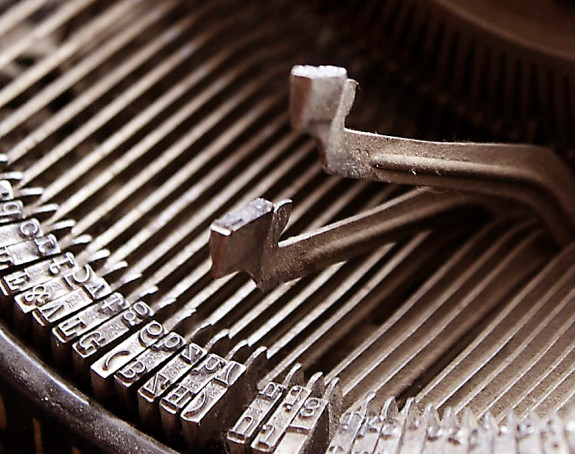 Foto: Typenhebel einer antiken Schreibmaschine