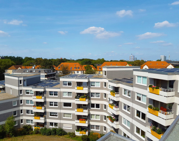 Foto: Neubausiedlung mit Solaranlagen auf den Dächern