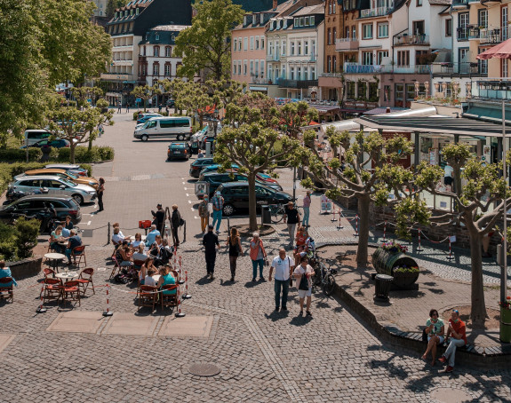 Fußgängerzone im Sommer