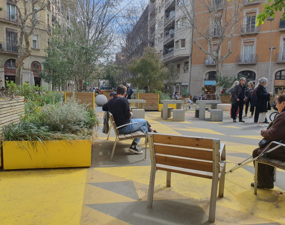 Autofrei genutzter Straßenraum in Barcelona-Superblocks