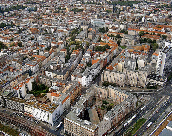 Berlin von oben: Häuser und Straßen