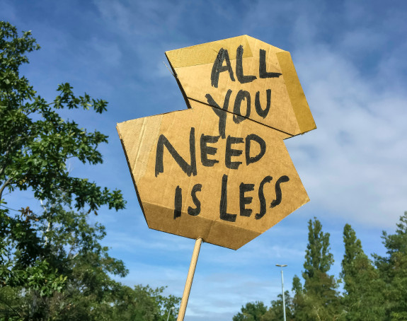 Schild: All you need is less