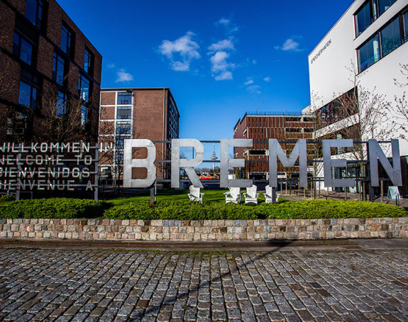  Schriftzug "Bremen" in der Überseestadt von Bremen Von parallel_dream, AdobeStock