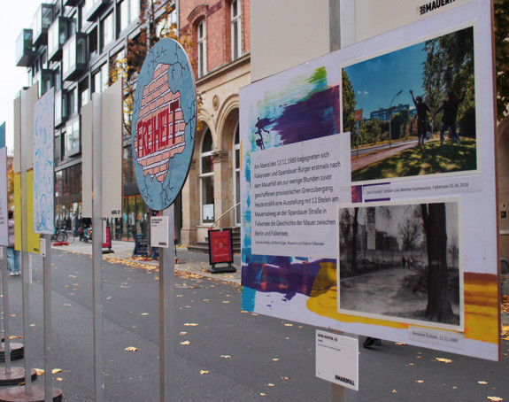 Plakat der Stadt Falkensee mit weiteren Plakation der Aktion Plakat der Stadt Falkensee mit weiteren Plakation der Aktion