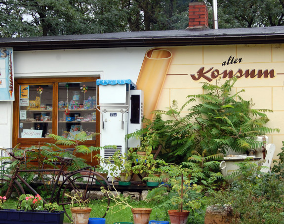 Foto eines Dorfladens in einer kleinen Gemeinde