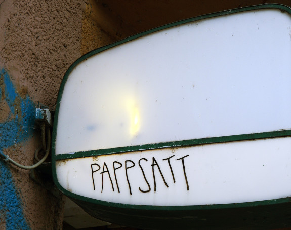 Foto: Schriftzug "Pappsatt" auf einer Leuchtreklame