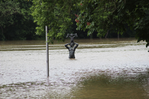 Hochwasser in einem Park
